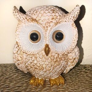Collectable Owl Statue 6” Tall Owl Figurine Home Decor White & Metallic Gold NEW